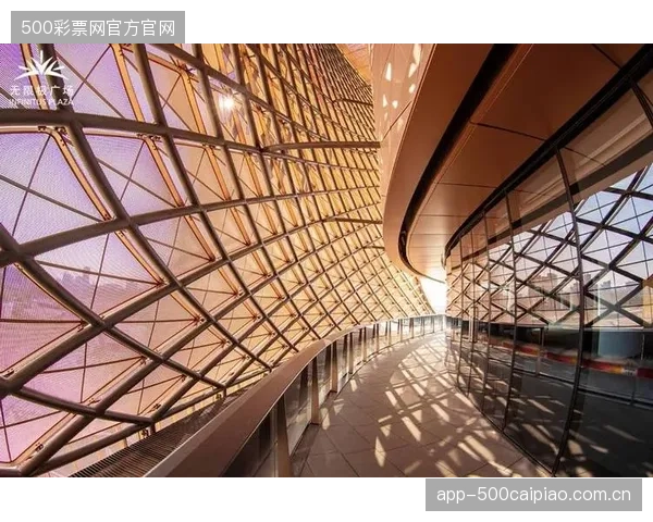 全球获得LEED绿色建筑认证的60多座体育场馆中，超过60%采用了某种形式的冷热通道隔离或微模块化机房设计